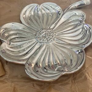 (Never used)dogwood serving dish by Bruce Fox design